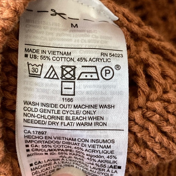 Old Navy Open Knit Sweater size Medium - Picture 7 of 7